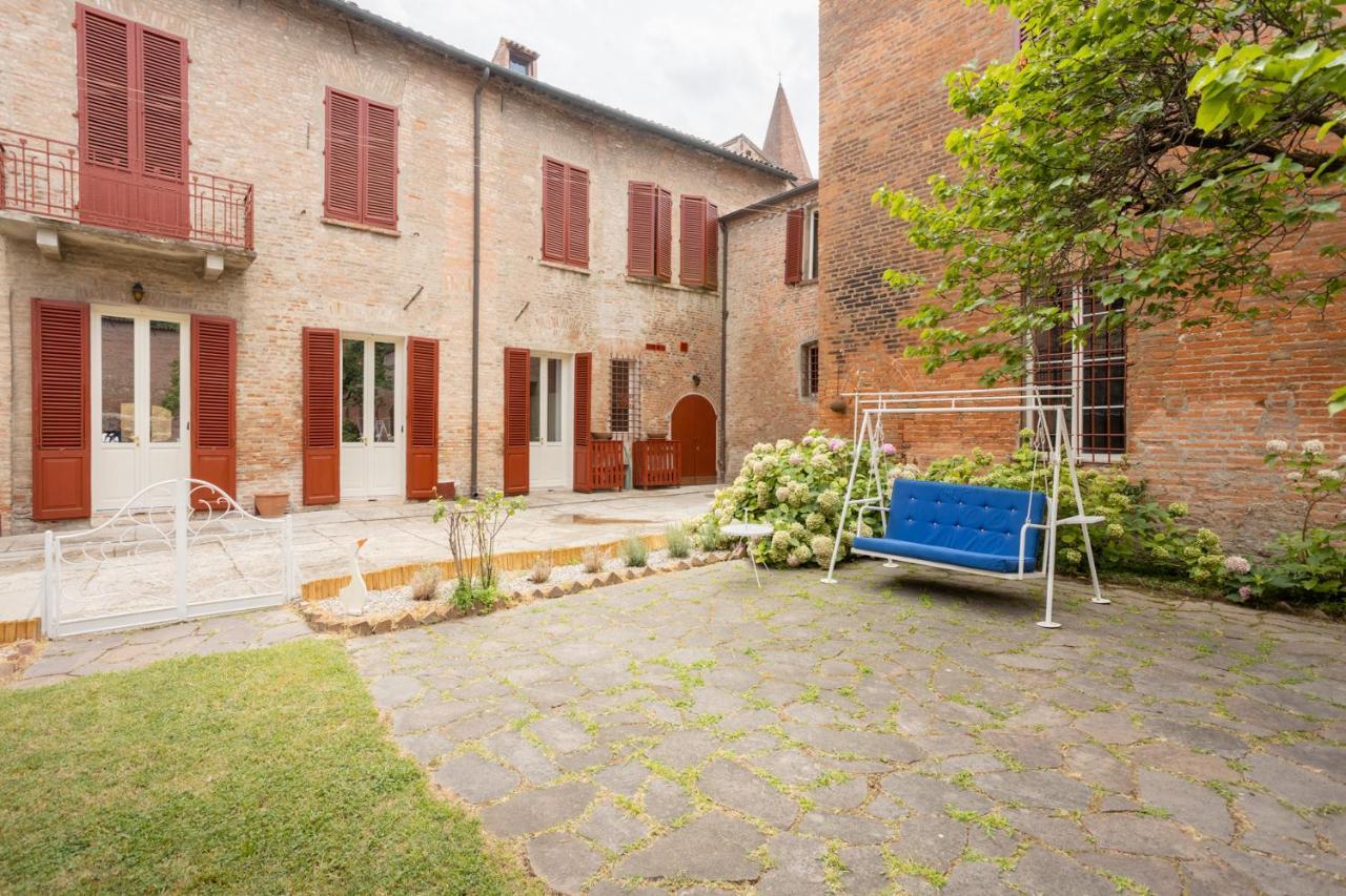 Palazzo Sabbioni Suite Del Conte Elegant Suite In Old Monastery City Center فيرّارا المظهر الخارجي الصورة