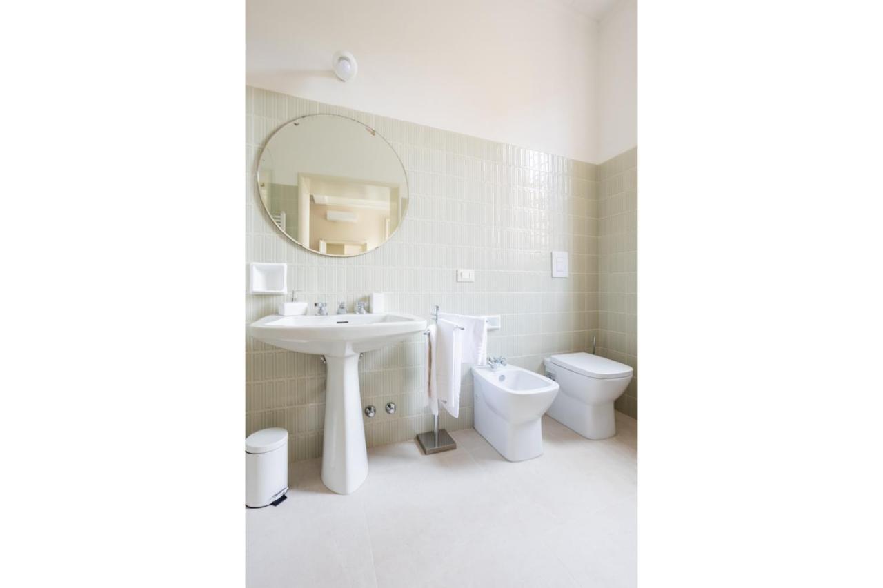 Palazzo Sabbioni Suite Del Conte Elegant Suite In Old Monastery City Center فيرّارا المظهر الخارجي الصورة