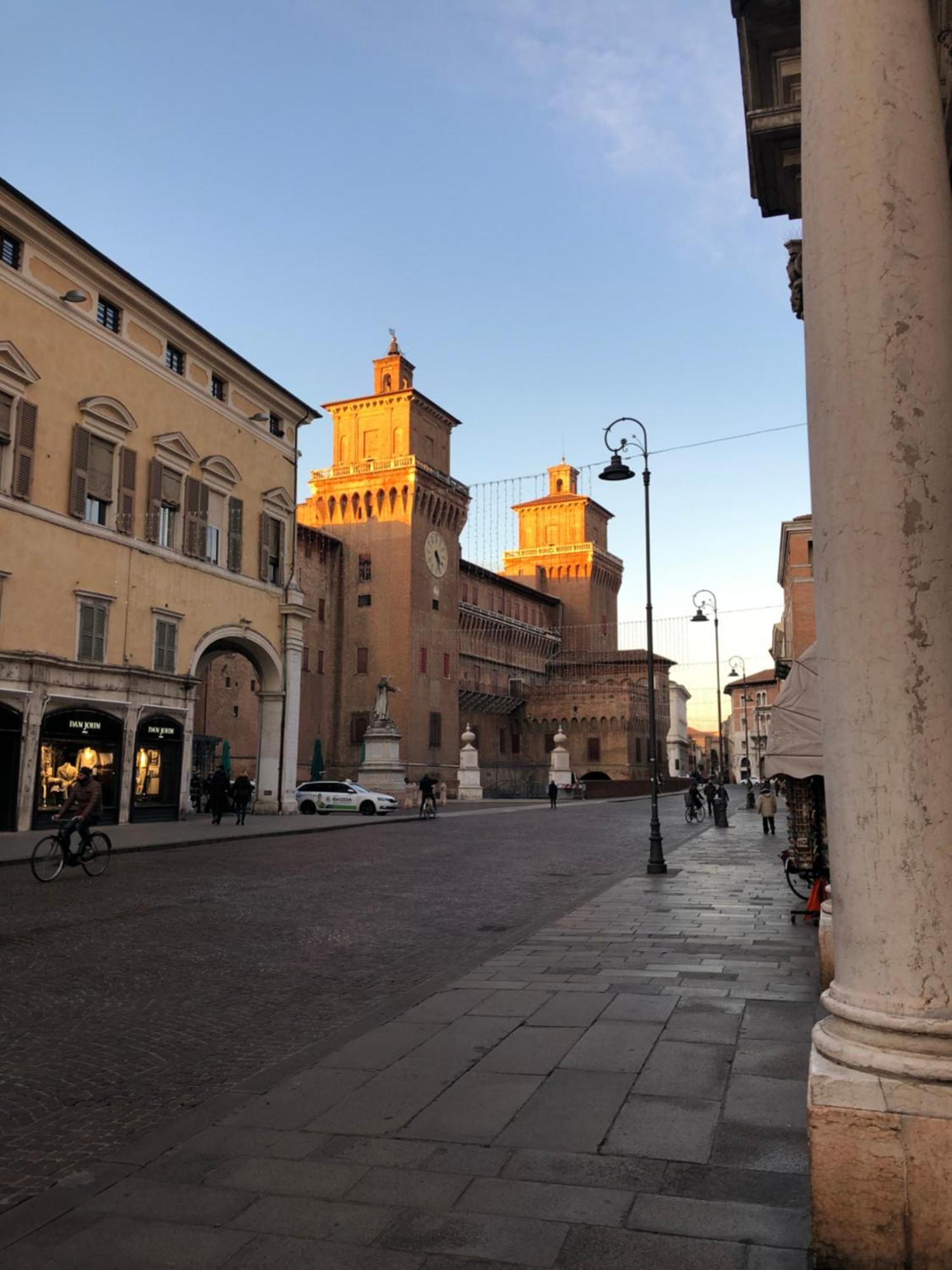 Palazzo Sabbioni Suite Del Conte Elegant Suite In Old Monastery City Center فيرّارا المظهر الخارجي الصورة